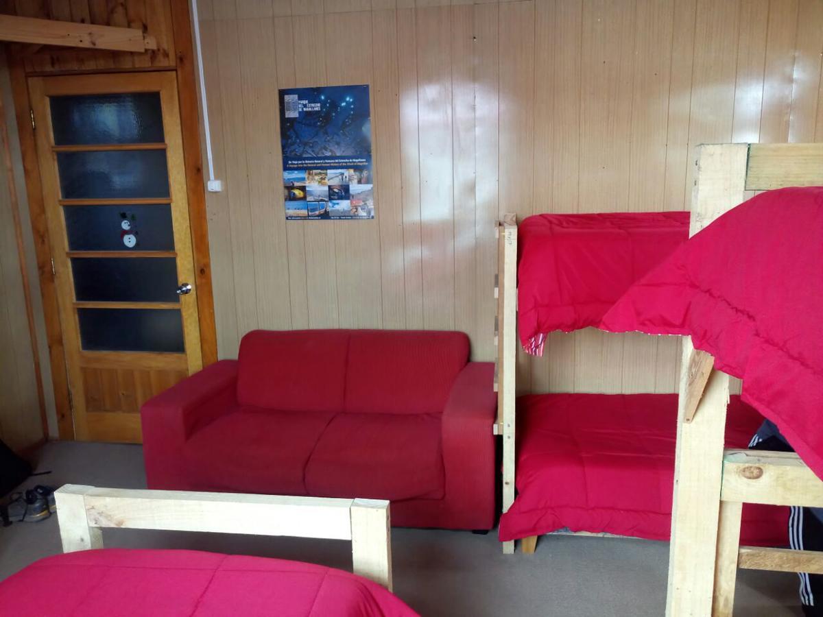 Hostal La Morenita Punta Arenas Exterior photo
